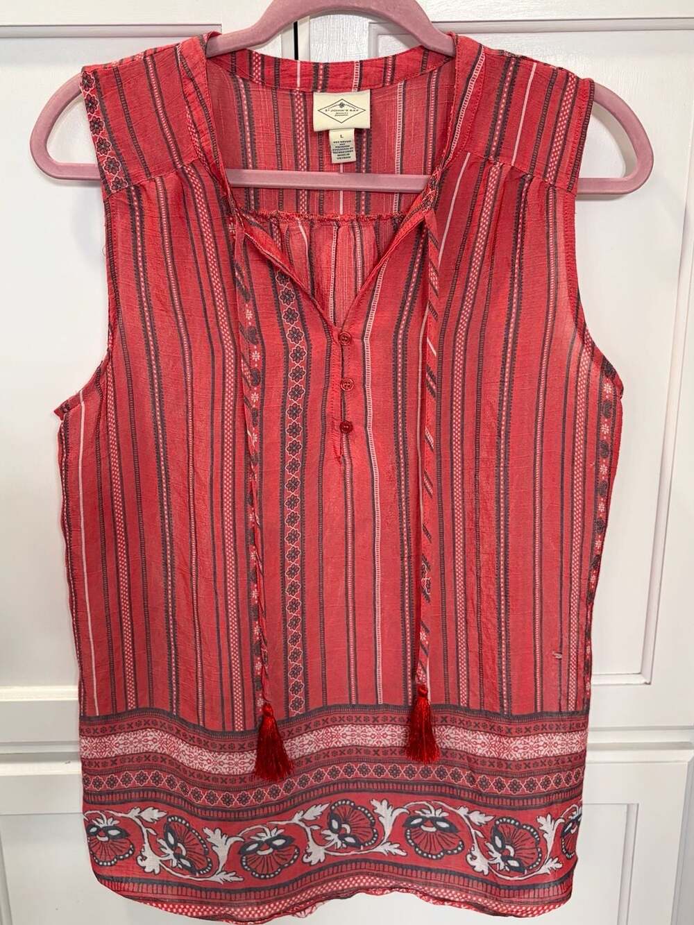 St. John's Bay Women's Sleeveless Tunic Top Tassels and Bohemian Print Large